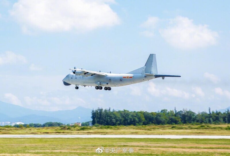 瞄准美日潜艇！海军空潜200在南海反潜演练