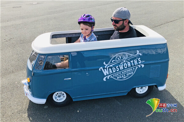 國外奶爸改造小型露營車為女兒實現夢想 毛虎的聊齋