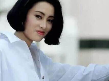女神张敏宣布复出 49岁依旧明艳动人——中国青年网