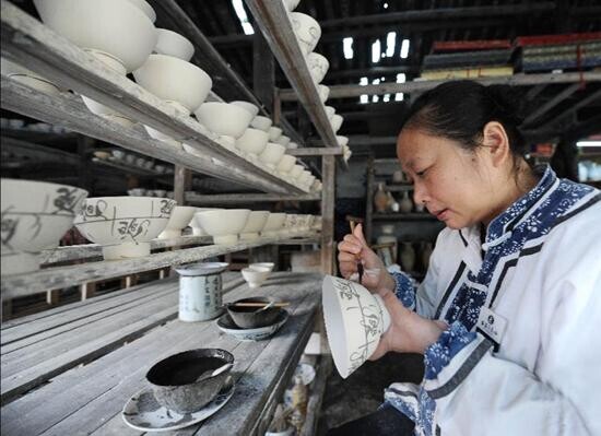 中国古美術品　古骨品お皿　景德镇製 古董景德镇瓷器姜罐，配福犬饰，文化大革命前合作时代| Cache