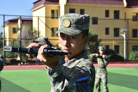 未使用　中国軍　21式　星空迷彩　上下セット　サイズS　軍服　迷彩服 未使用 中国軍 21式 星空迷彩 上下セット サイズS 軍服 迷彩服